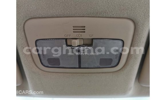 Sayi Imported Toyota Yaris White Mota in Import - Dubai a Ashanti Sayi Imported Toyota Yaris White Mota in Import - Dubai a Ashanti