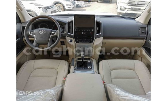 Sayi Imported Toyota Land Cruiser White Mota in Import - Dubai a Ashanti Sayi Imported Toyota Land Cruiser White Mota in Import - Dubai a Ashanti