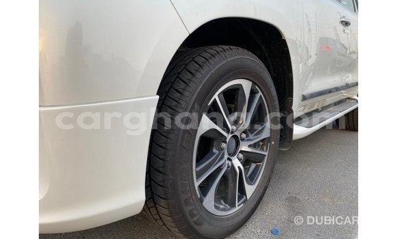Sayi Imported Toyota Land Cruiser White Mota in Import - Dubai a Ashanti Sayi Imported Toyota Land Cruiser White Mota in Import - Dubai a Ashanti