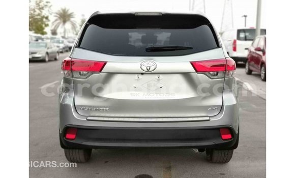Buy Import Toyota Highlander White Car in Import - Dubai in Ashanti Buy Import Toyota Highlander White Car in Import - Dubai in Ashanti