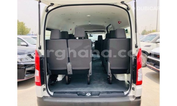Sayi Imported Toyota Hiace White Mota in Import - Dubai a Ashanti Sayi Imported Toyota Hiace White Mota in Import - Dubai a Ashanti