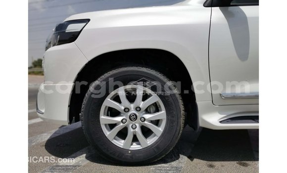 Buy Import Toyota Land Cruiser White Car in Import - Dubai in Ashanti Buy Import Toyota Land Cruiser White Car in Import - Dubai in Ashanti