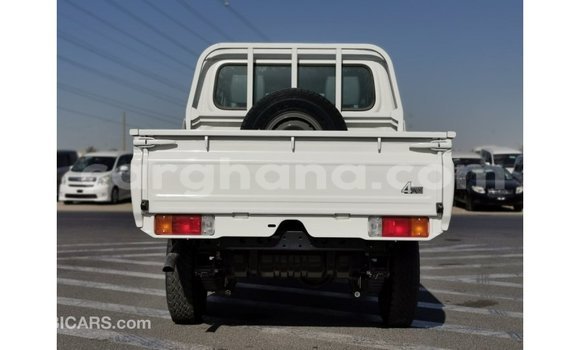 Buy Import Toyota Land Cruiser White Car in Import - Dubai in Ashanti Buy Import Toyota Land Cruiser White Car in Import - Dubai in Ashanti