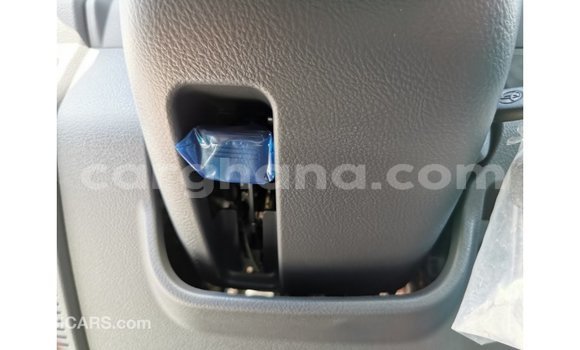 Buy Import Toyota Land Cruiser White Car in Import - Dubai in Ashanti Buy Import Toyota Land Cruiser White Car in Import - Dubai in Ashanti