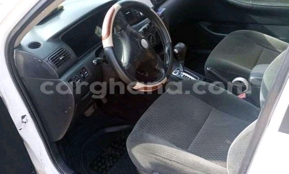 Ra Àlòkù Toyota Corolla funfun Ọkọ̀ in Accra ni Greater Accra Ra Àlòkù Toyota Corolla funfun Ọkọ̀ in Accra ni Greater Accra