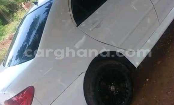 Sayi Na hannu Toyota Corolla White Mota in Accra a Greater Accra Sayi Na hannu Toyota Corolla White Mota in Accra a Greater Accra