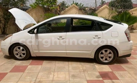 Buy Used Toyota Prius White Car in Accra in Greater Accra Buy Used Toyota Prius White Car in Accra in Greater Accra