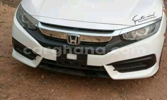 Sayi Na hannu Honda Civic White Mota in Accra a Greater Accra