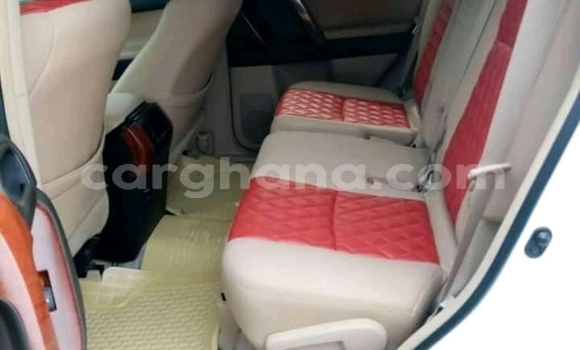 Ra Àlòkù Toyota Land Cruiser Prado funfun Ọkọ̀ in Accra ni Greater Accra Ra Àlòkù Toyota Land Cruiser Prado funfun Ọkọ̀ in Accra ni Greater Accra