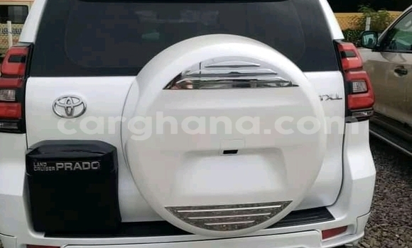 Ra Àlòkù Toyota Land Cruiser Prado funfun Ọkọ̀ in Accra ni Greater Accra Ra Àlòkù Toyota Land Cruiser Prado funfun Ọkọ̀ in Accra ni Greater Accra