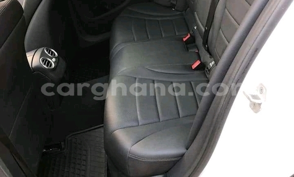 Buy Used Mercedes‒Benz 300–Series White Car in Accra in Greater Accra Buy Used Mercedes‒Benz 300–Series White Car in Accra in Greater Accra