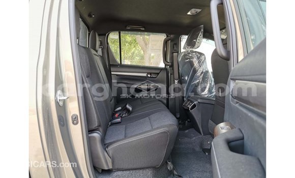 Ra Imported Toyota Hilux Brown Ọkọ̀ in Import - Dubai ni Ashanti Ra Imported Toyota Hilux Brown Ọkọ̀ in Import - Dubai ni Ashanti