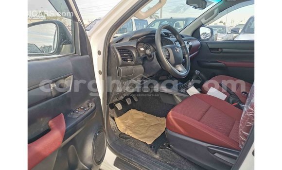 Buy Import Toyota Hilux White Car in Import - Dubai in Ashanti Buy Import Toyota Hilux White Car in Import - Dubai in Ashanti