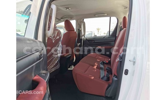 Buy Import Toyota Hilux White Car in Import - Dubai in Ashanti Buy Import Toyota Hilux White Car in Import - Dubai in Ashanti