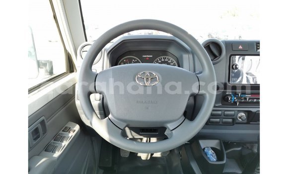 Buy Import Toyota Land Cruiser White Car in Import - Dubai in Ashanti Buy Import Toyota Land Cruiser White Car in Import - Dubai in Ashanti