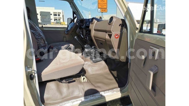 Big with watermark toyota land cruiser ashanti import dubai 27846