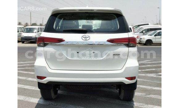 Sayi Imported Toyota Fortuner White Mota in Import - Dubai a Ashanti Sayi Imported Toyota Fortuner White Mota in Import - Dubai a Ashanti