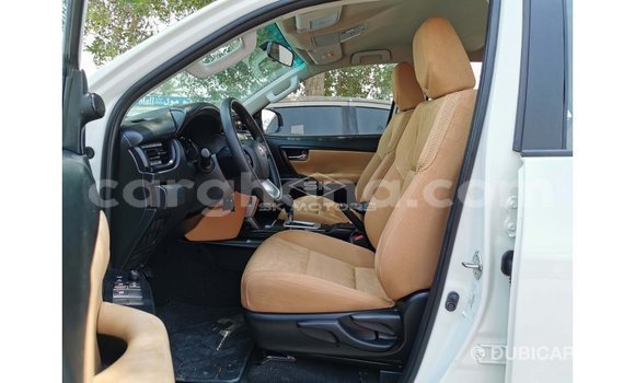 Sayi Imported Toyota Fortuner White Mota in Import - Dubai a Ashanti Sayi Imported Toyota Fortuner White Mota in Import - Dubai a Ashanti