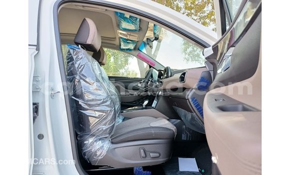 Buy Import Hyundai Santa Fe White Car in Import - Dubai in Ashanti Buy Import Hyundai Santa Fe White Car in Import - Dubai in Ashanti