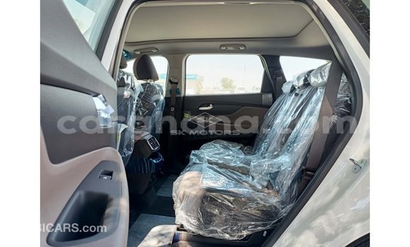 Buy Import Hyundai Santa Fe White Car in Import - Dubai in Ashanti Buy Import Hyundai Santa Fe White Car in Import - Dubai in Ashanti