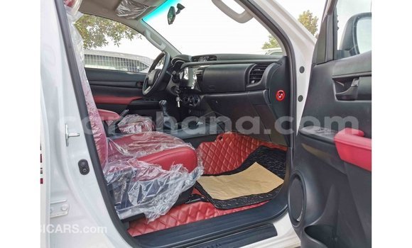 Buy Import Toyota Hilux White Car in Import - Dubai in Ashanti Buy Import Toyota Hilux White Car in Import - Dubai in Ashanti
