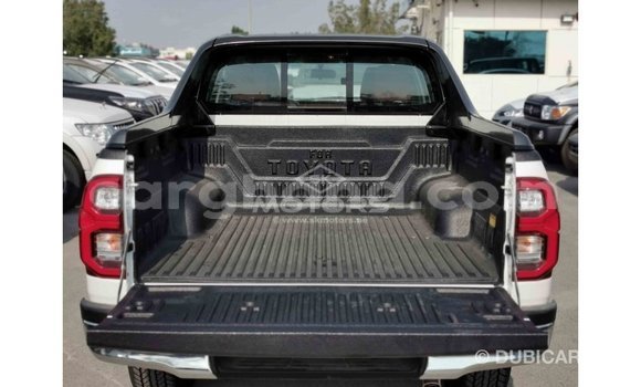 Sayi Imported Toyota Hilux White Mota in Import - Dubai a Ashanti Sayi Imported Toyota Hilux White Mota in Import - Dubai a Ashanti
