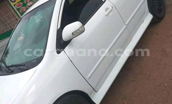 Ra Àlòkù Toyota Corolla funfun Ọkọ̀ in Accra ni Greater Accra