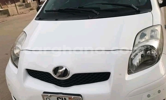 Sayi Na hannu Toyota Vitz White Mota in Accra a Greater Accra Sayi Na hannu Toyota Vitz White Mota in Accra a Greater Accra