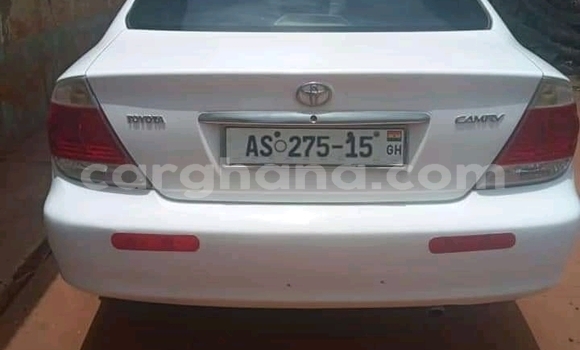 Sayi Na hannu Toyota Camry White Mota in Accra a Greater Accra Sayi Na hannu Toyota Camry White Mota in Accra a Greater Accra