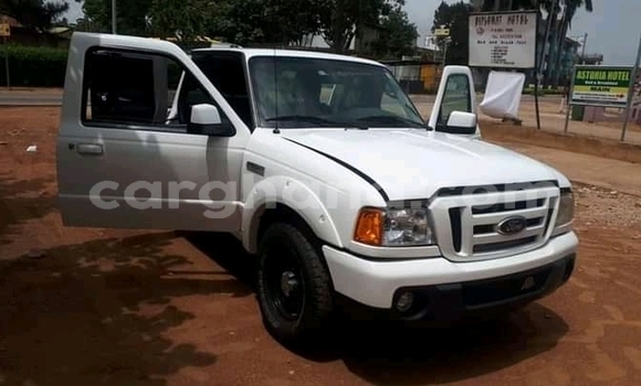 Buy Used Ford Escape White Car in Accra in Greater Accra Buy Used Ford Escape White Car in Accra in Greater Accra