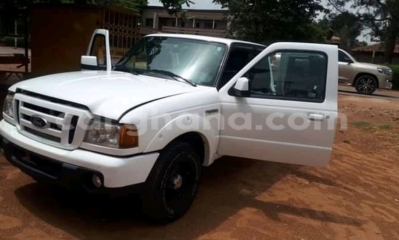 Buy Used Ford Escape White Car in Accra in Greater Accra Buy Used Ford Escape White Car in Accra in Greater Accra