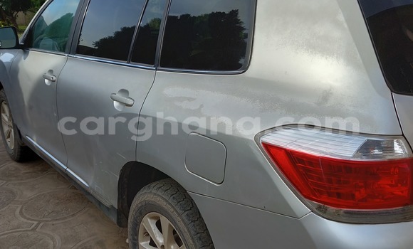 Buy Used Toyota Highlander Silver Car in Amasaman in Greater Accra