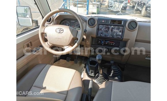 Buy Import Toyota Land Cruiser White Car in Import - Dubai in Ashanti Buy Import Toyota Land Cruiser White Car in Import - Dubai in Ashanti