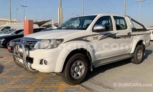 Ra Imported Toyota Hilux funfun Ọkọ̀ in Import - Dubai ni Ashanti Ra Imported Toyota Hilux funfun Ọkọ̀ in Import - Dubai ni Ashanti
