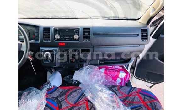 Ra Imported Toyota Hiace funfun Ọkọ̀ in Import - Dubai ni Ashanti Ra Imported Toyota Hiace funfun Ọkọ̀ in Import - Dubai ni Ashanti