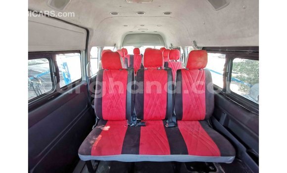 Sayi Imported Toyota Hiace White Mota in Import - Dubai a Ashanti Sayi Imported Toyota Hiace White Mota in Import - Dubai a Ashanti