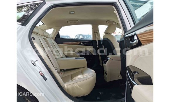 Sayi Imported Kia Cadenza White Mota in Import - Dubai a Ashanti Sayi Imported Kia Cadenza White Mota in Import - Dubai a Ashanti