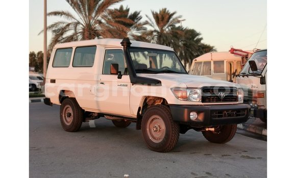 Buy Import Toyota Land Cruiser White Car in Import - Dubai in Ashanti Buy Import Toyota Land Cruiser White Car in Import - Dubai in Ashanti