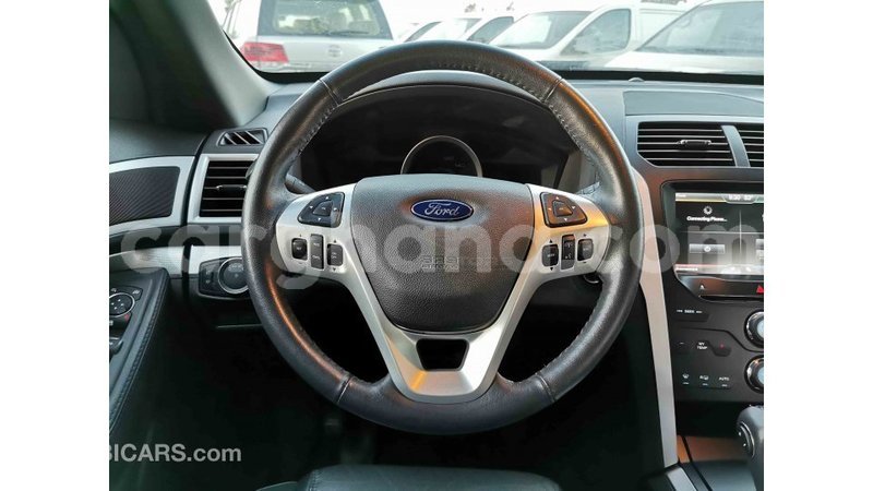 Big with watermark ford explorer ashanti import dubai 28068