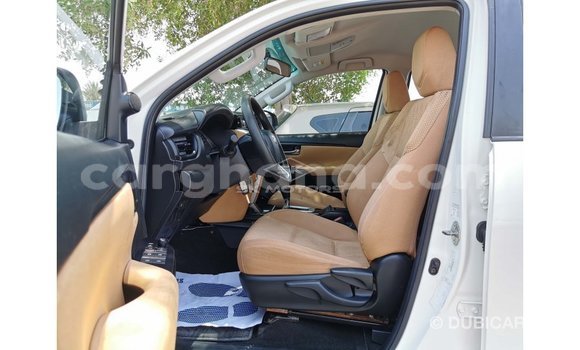Sayi Imported Toyota Fortuner White Mota in Import - Dubai a Ashanti Sayi Imported Toyota Fortuner White Mota in Import - Dubai a Ashanti