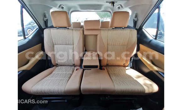 Sayi Imported Toyota Fortuner White Mota in Import - Dubai a Ashanti Sayi Imported Toyota Fortuner White Mota in Import - Dubai a Ashanti