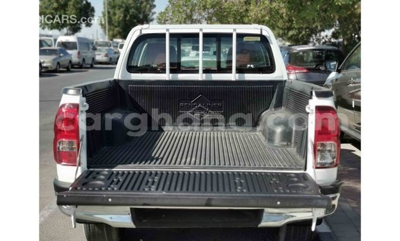 Buy Import Toyota Hilux White Car in Import - Dubai in Ashanti Buy Import Toyota Hilux White Car in Import - Dubai in Ashanti
