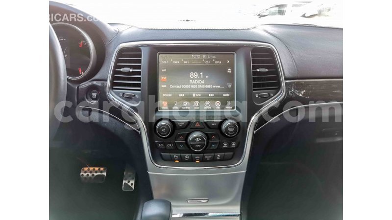 Big with watermark jeep grand cherokee ashanti import dubai 28125