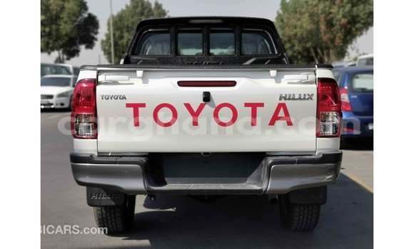 Ra Imported Toyota Hilux funfun Ọkọ̀ in Import - Dubai ni Ashanti Ra Imported Toyota Hilux funfun Ọkọ̀ in Import - Dubai ni Ashanti