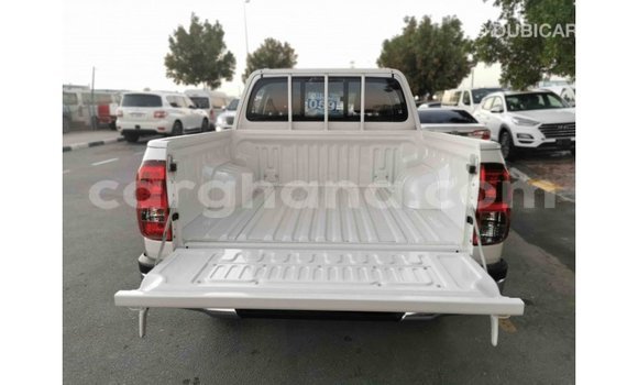 Buy Import Toyota Hilux White Car in Import - Dubai in Ashanti Buy Import Toyota Hilux White Car in Import - Dubai in Ashanti