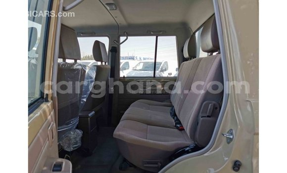 Buy Import Toyota Land Cruiser Beige Car in Import - Dubai in Ashanti Buy Import Toyota Land Cruiser Beige Car in Import - Dubai in Ashanti