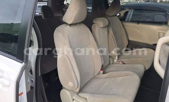 Buy Used Toyota Sienna White Car in Sekondi in Western Buy Used Toyota Sienna White Car in Sekondi in Western