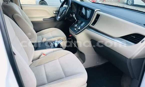 Buy Used Toyota Sienna White Car in Sekondi in Western Buy Used Toyota Sienna White Car in Sekondi in Western