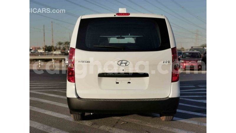 Big with watermark hyundai cargo ashanti import dubai 28224