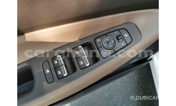 Sayi Imported Hyundai Santa Fe White Mota in Import - Dubai a Ashanti Sayi Imported Hyundai Santa Fe White Mota in Import - Dubai a Ashanti